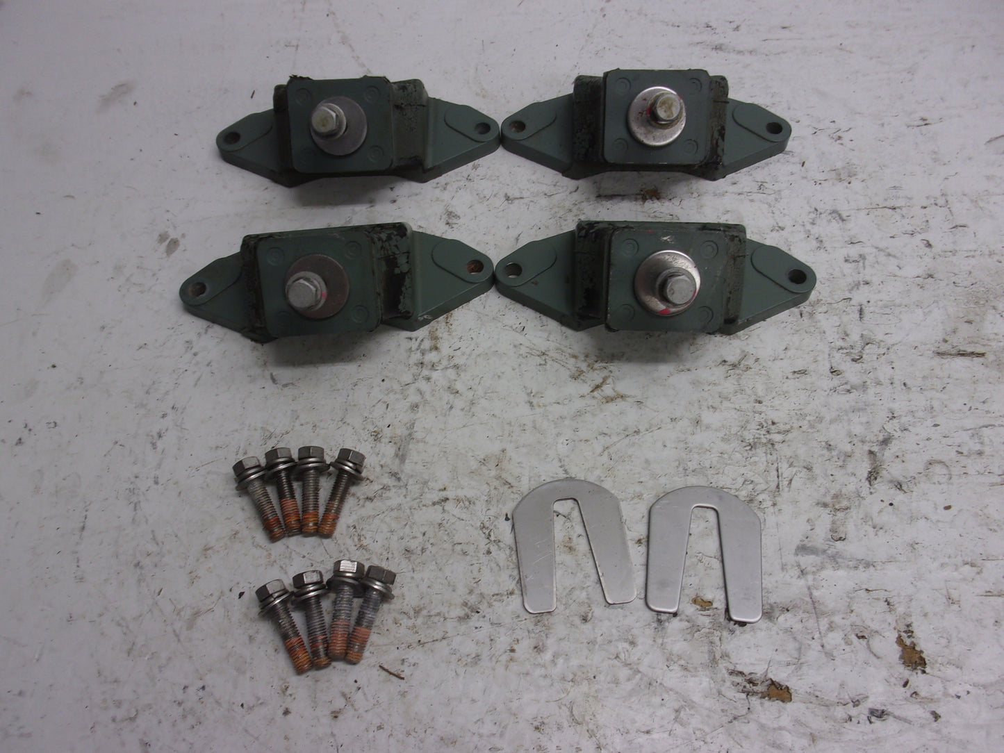Yamaha Waverunner 1999-2001 XL 1200 OEM Engine Mount Set Part# 66V-44517-00-8P