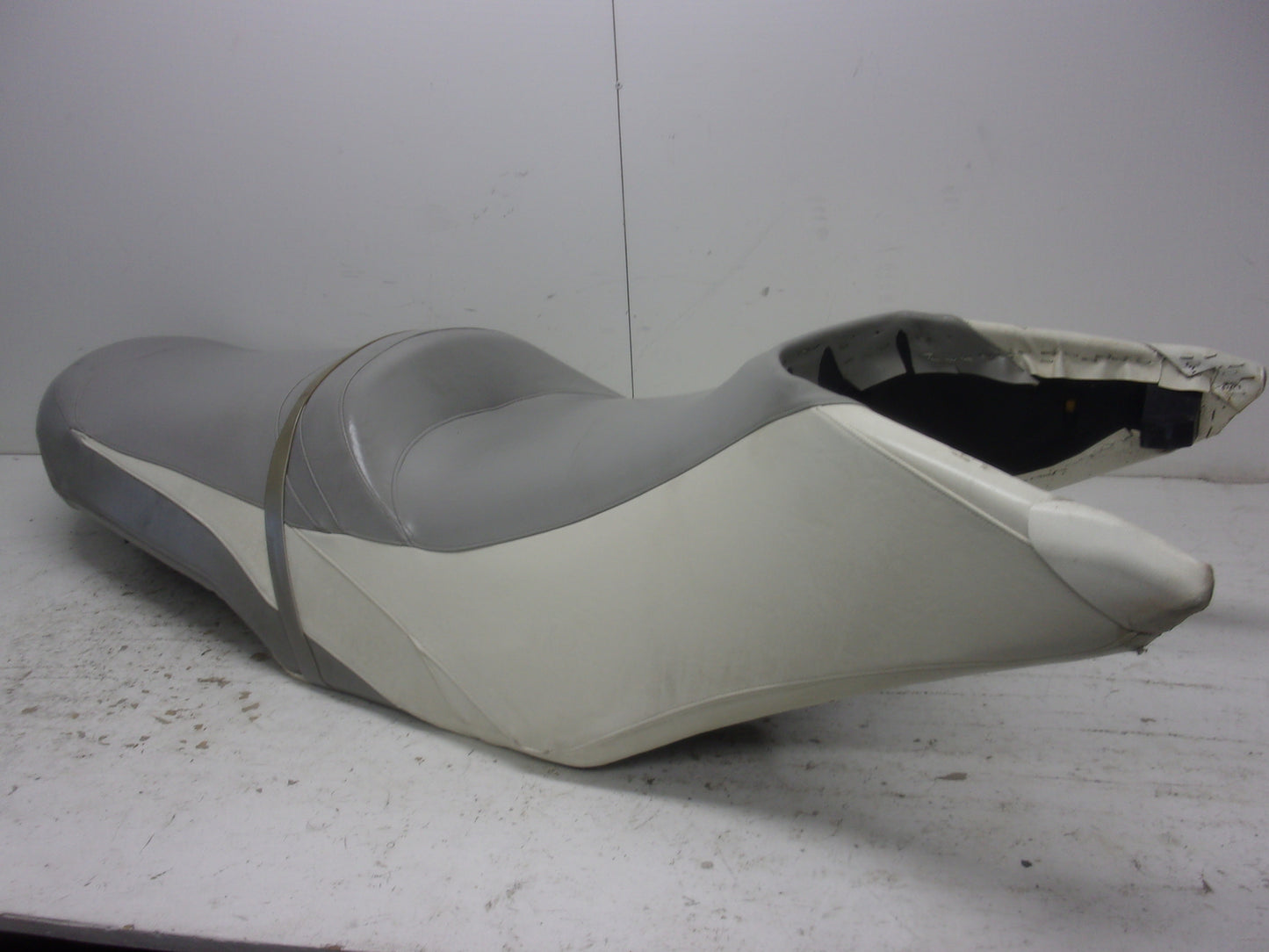 Sea Doo Bombardier 2011-2012 GTX Limited IS 260 OEM Gray & White Seat 269002072