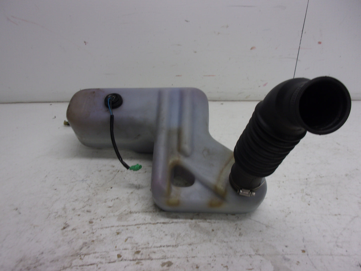 Kawasaki Jet Ski 1999-2005 Ultra 130/150 OEM Oil Tank Assembly # 52001-3734