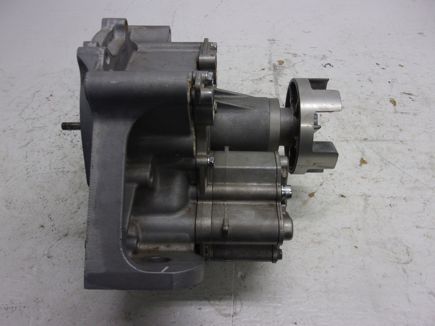 Yamaha Waverunner 2005-2011 FXHO VX OEM Pump Gear + Cover Part# 6B6-13327-01-94