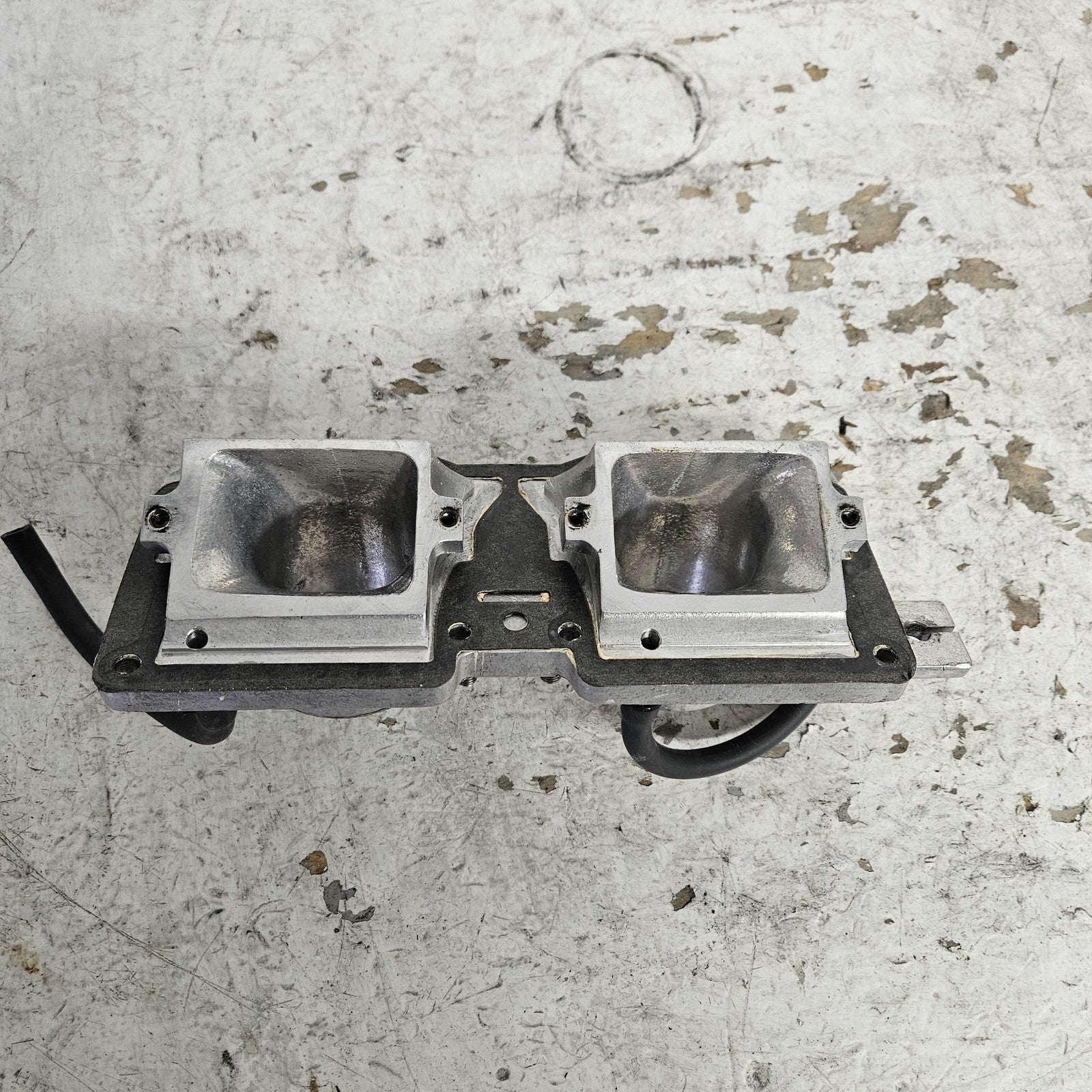 Yamaha 94-95 SuperJet 93-95 WBlaster  94-95 FX1 RIVA Dual Carburetor Manifold