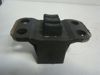 Yamaha 1999-2004 XL 700 WaveVenture 700 760 Upper Mount Stopper 63N-44532-01-00