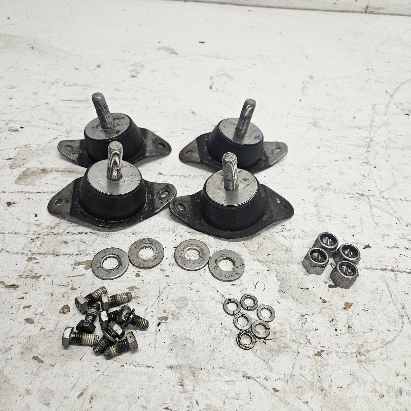 Polaris Watercraft 1995 SL SLX 650/750/780 OEM Engine Mount Set Part# 3110051