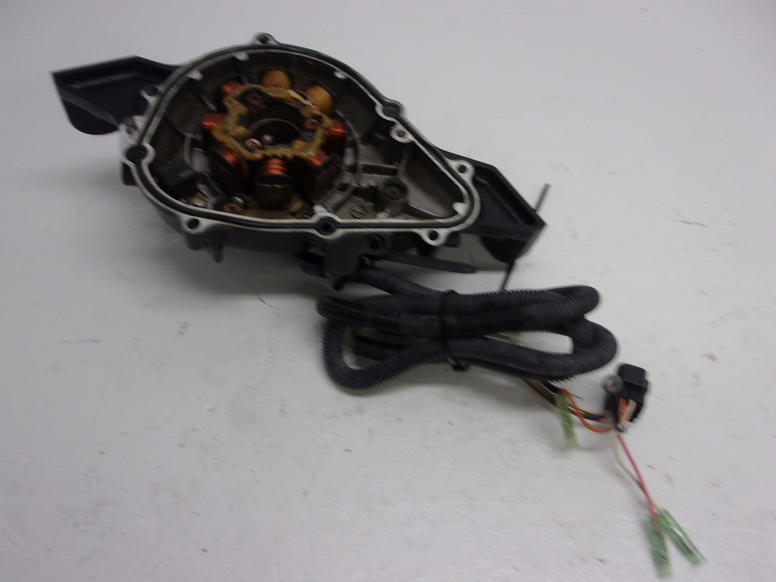 Yamaha Waverunner 1999-2000 XL GP 800 OEM Stator + Stator Cover 66E-81337-10-8P