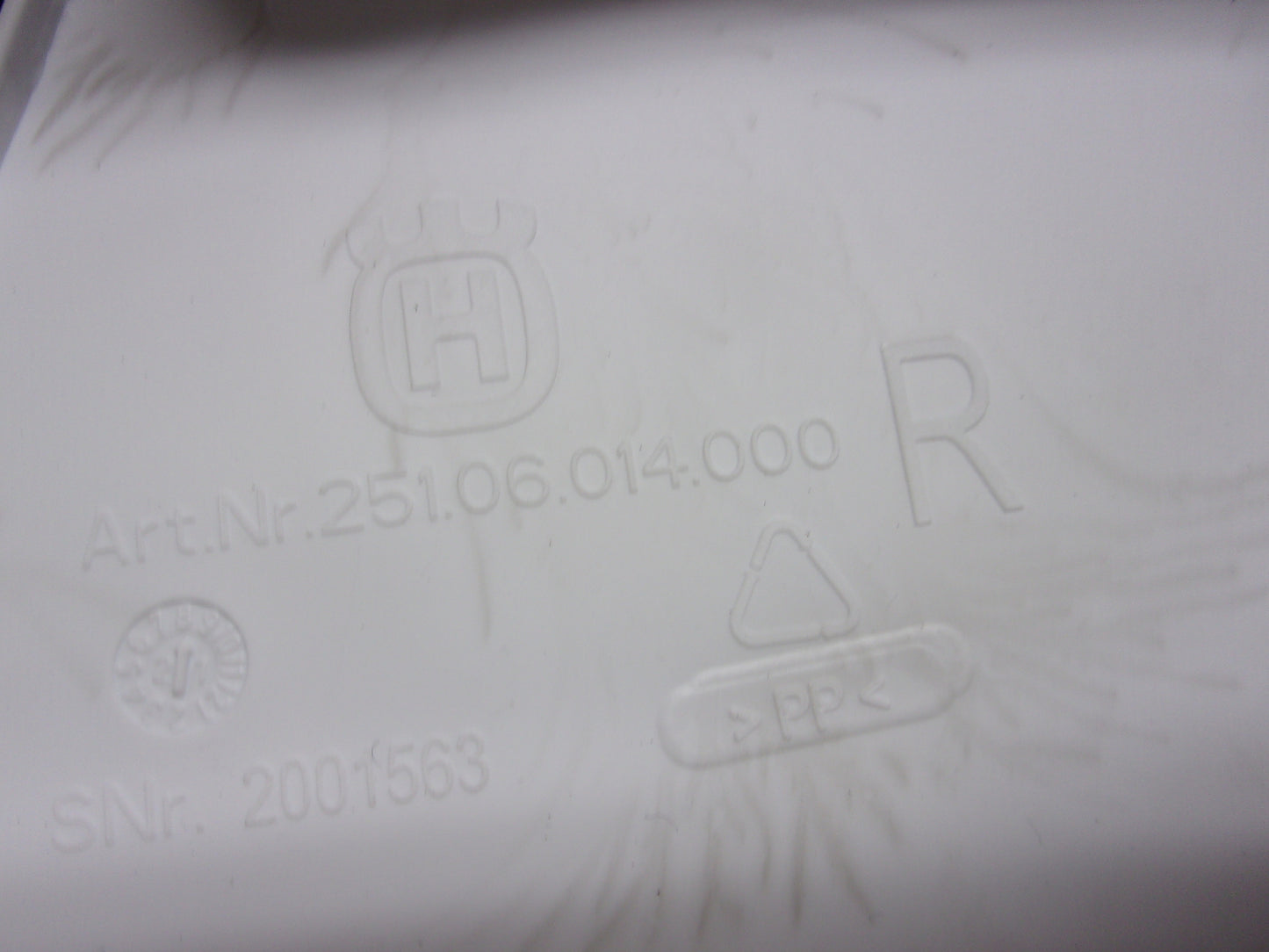 Husqvarna 2018-2019 FX FS FX TX TX OEM White RH Air Box Cover # 2510601400028