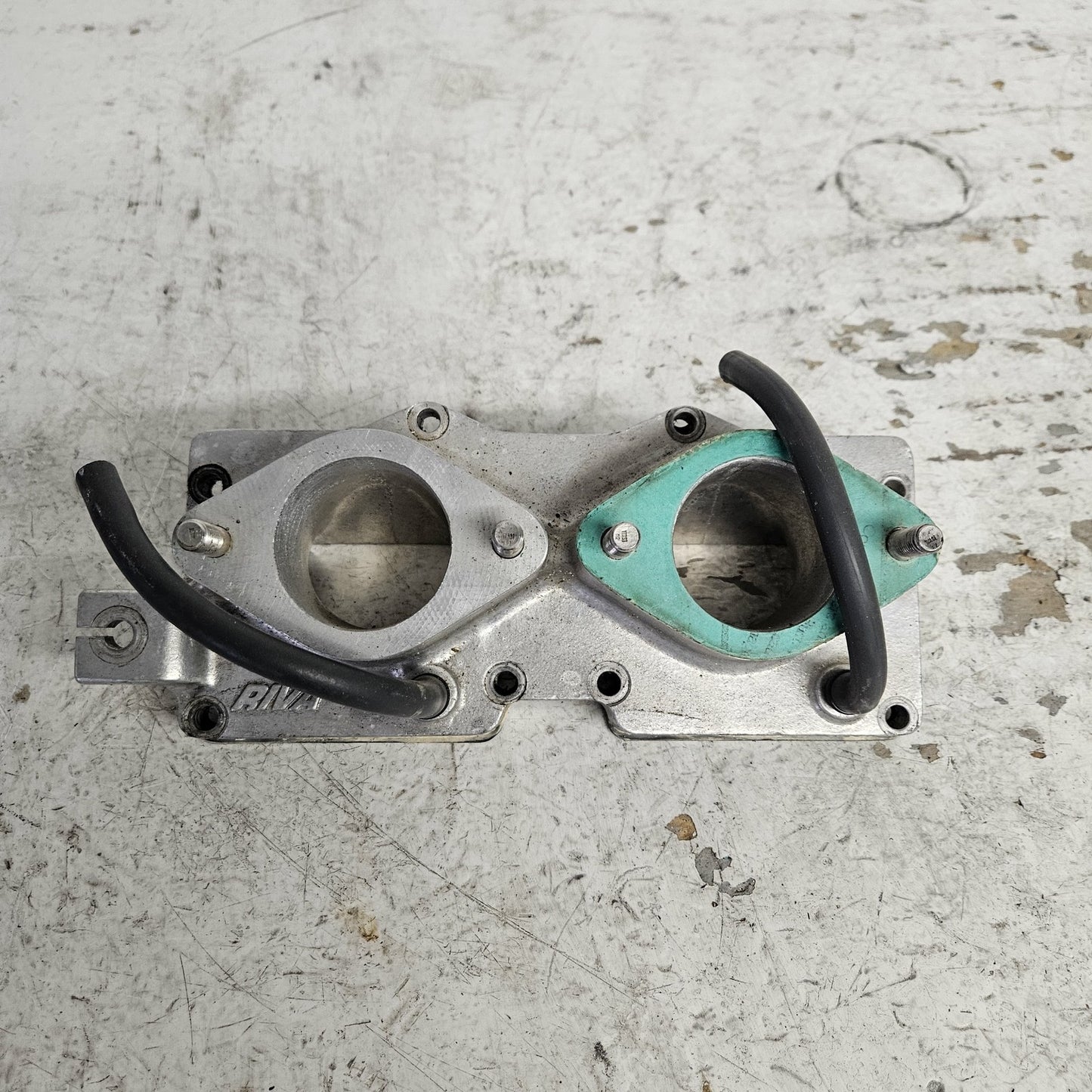 Yamaha 94-95 SuperJet 93-95 WBlaster  94-95 FX1 RIVA Dual Carburetor Manifold