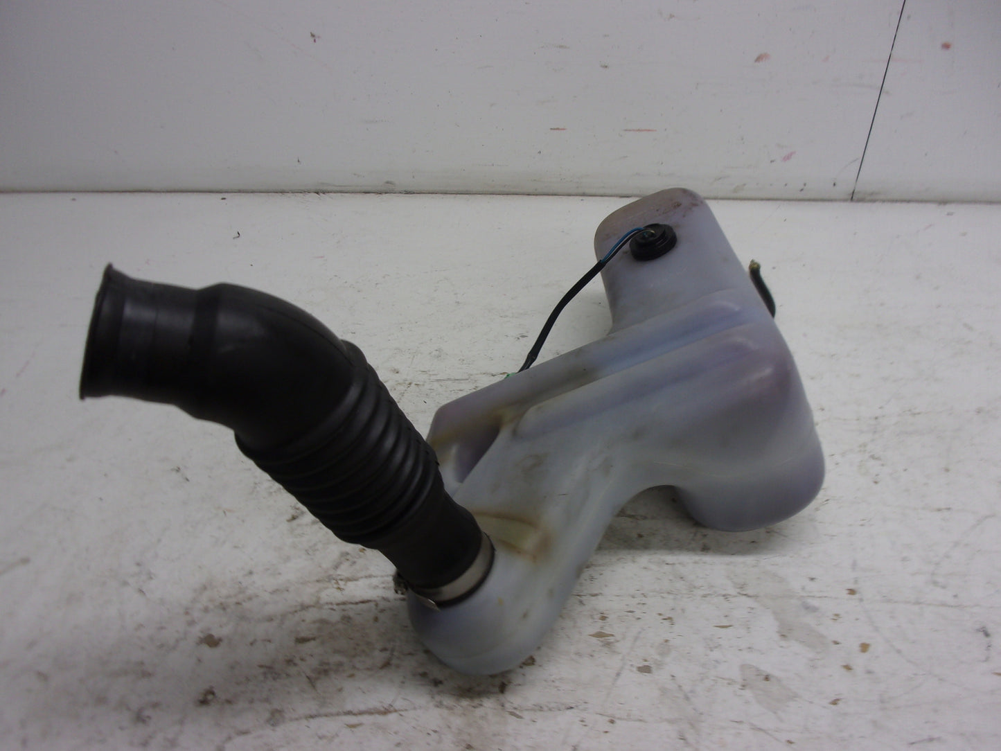Kawasaki Jet Ski 1999-2005 Ultra 130/150 OEM Oil Tank Assembly # 52001-3734