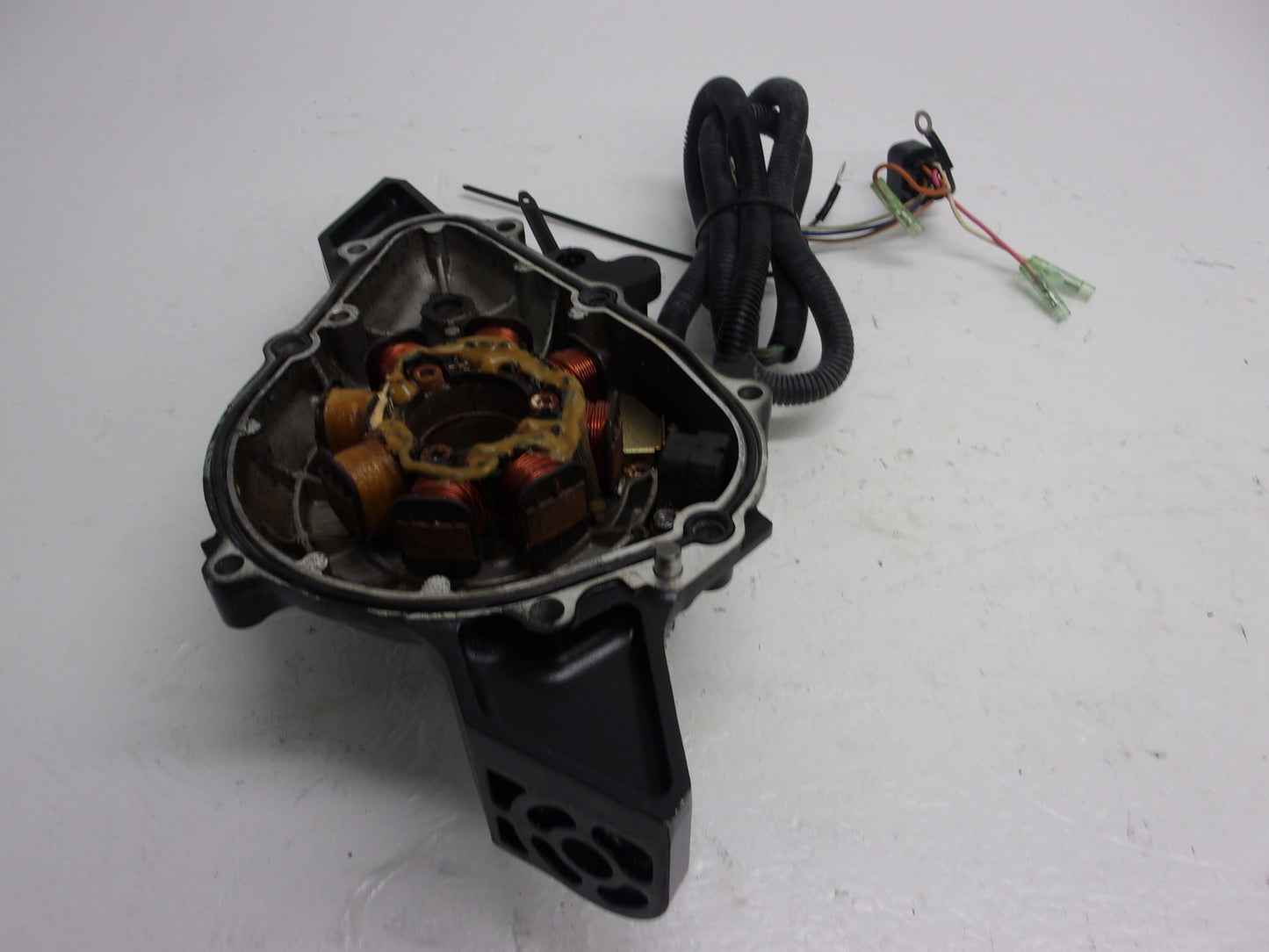 Yamaha Waverunner 1999-2000 XL GP 800 OEM Stator + Stator Cover 66E-81337-10-8P