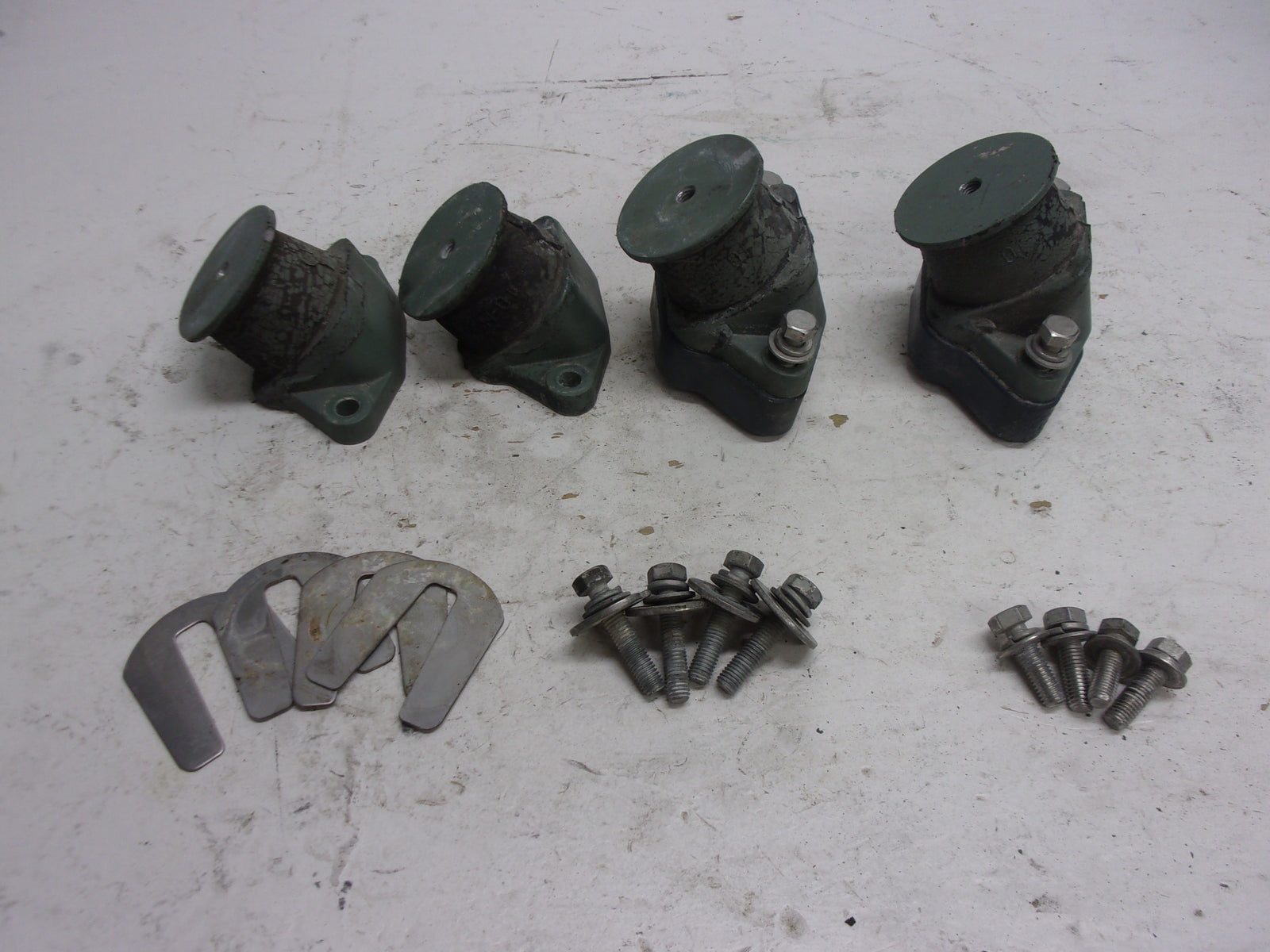 Yamaha WaveRunner 1996-2003 SV GP XL OEM Engine Mount Set Part# 63M-44517-01-5B