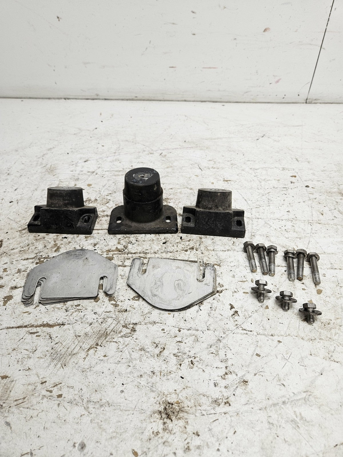 SeaDoo Bombardier 1998 XP LTD OEM Engine Damper Set + Shims + Hardware 270000369