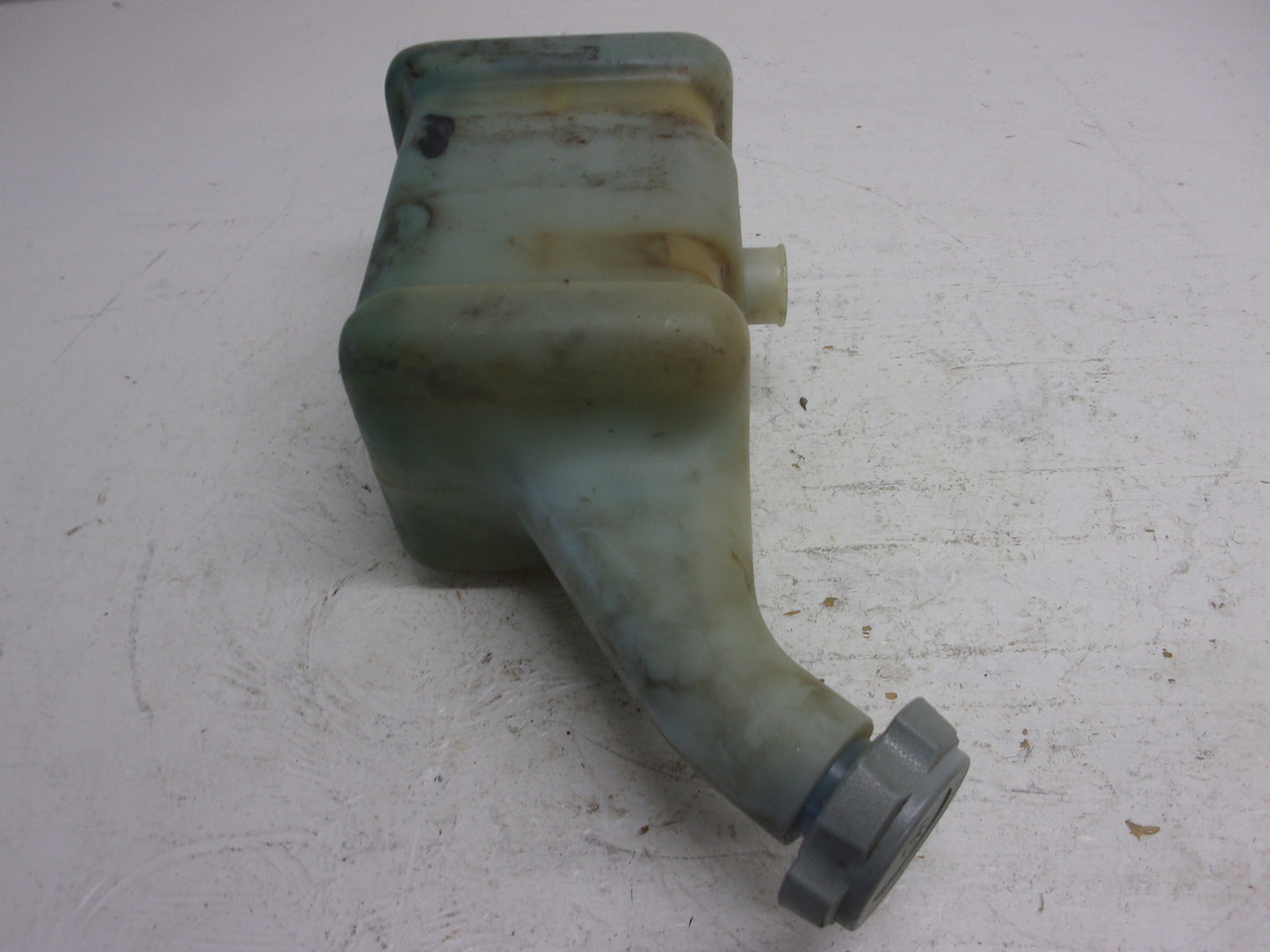 Kawasaki Jet Ski 1995-1996 ZXI 750/900 OEM Oil Tank Assembly # 52001-3723