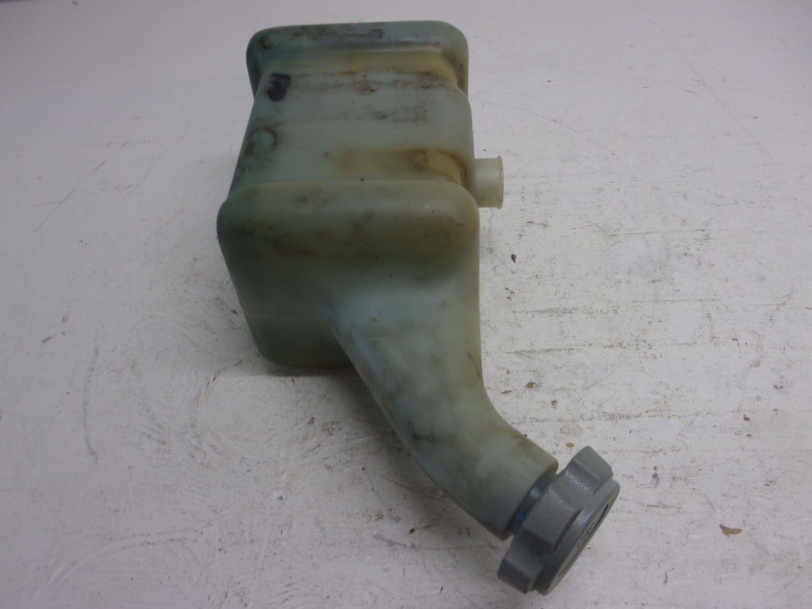 Kawasaki Jet Ski 1995-1996 ZXI 750/900 OEM Oil Tank Assembly # 52001-3723