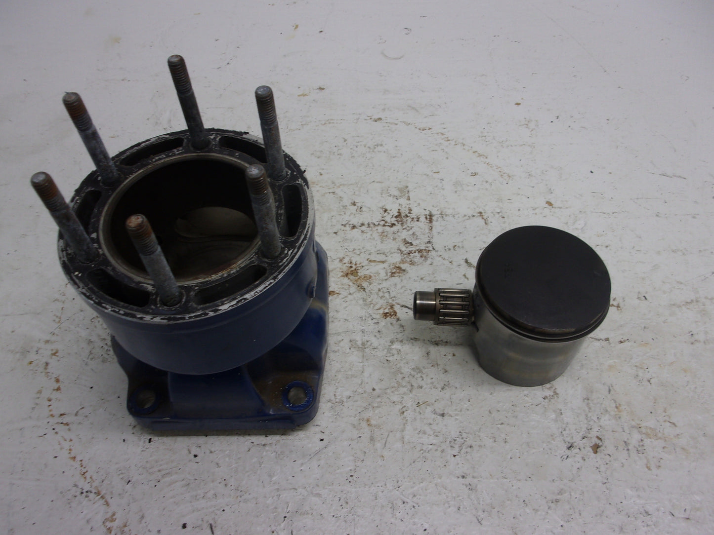 Polaris PWC Watercraft 1995-1997 SLT SLX SL OEM Cylinder + Piston Set # 3240248