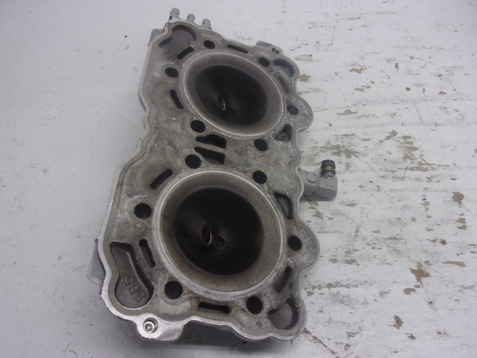 Sea Doo Bombardier PWC 2000-2002 GTX RX DI OEM Silver Cylinder Head # 290923586
