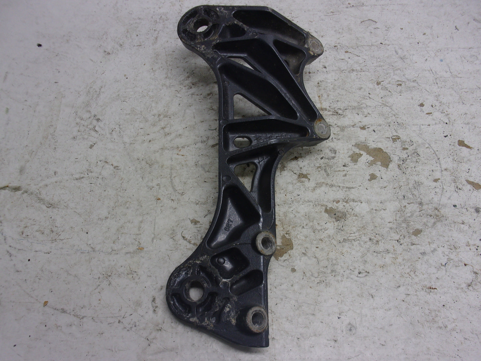 Yamaha Waverunner 1990-1998 WR WVT WB VXR OEM Engine Bracket # 6R7-21415-00-94