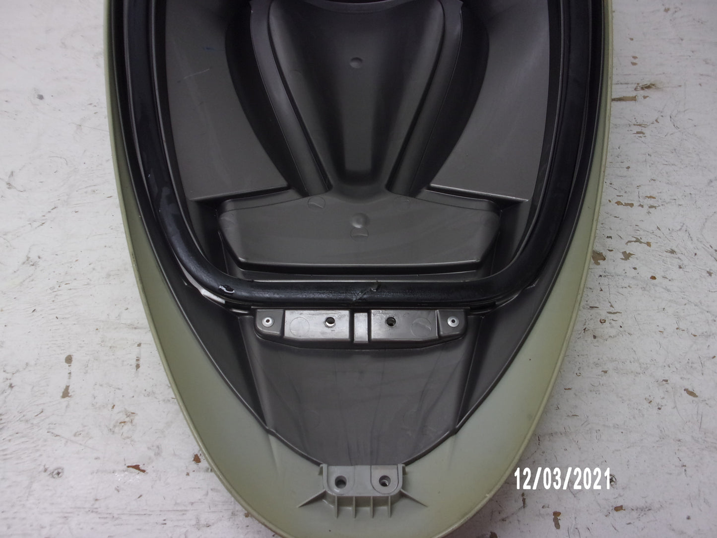 Yamaha WaveRunner PWC 2001 XL1200 OEM Silver Front Storage Cover F0V-U517B-00-P0