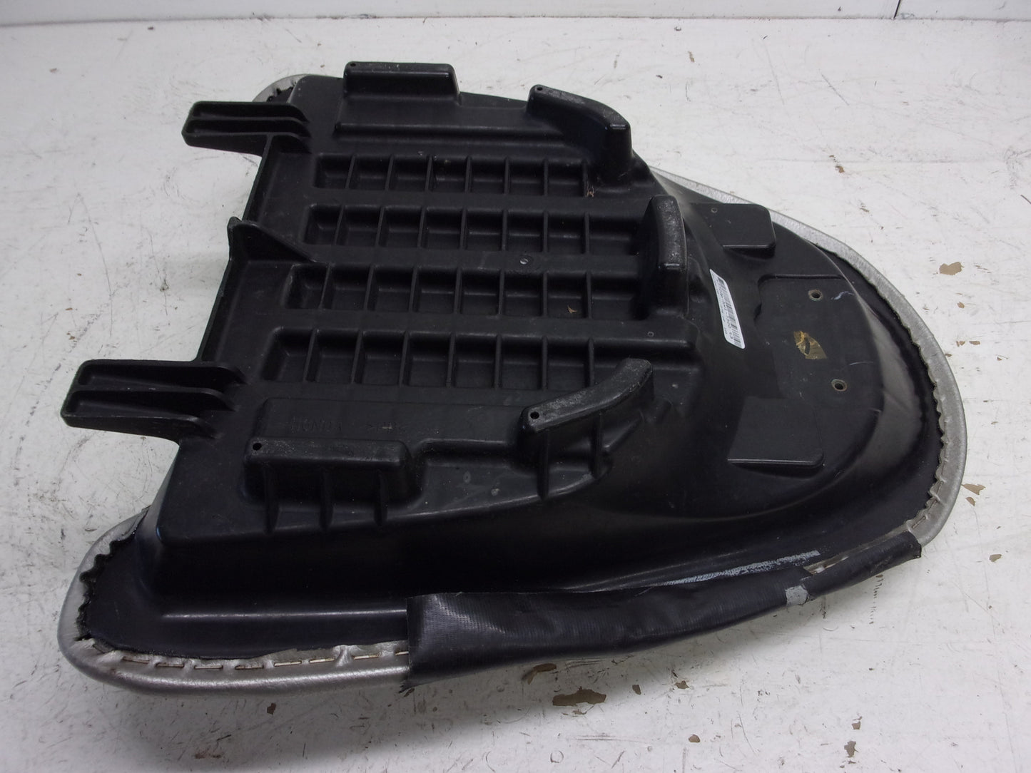 Honda  Aquatraxx 2005-2007 F-12 F-12X OEM Silver Passenger Seat 77200-HW1-730ZA