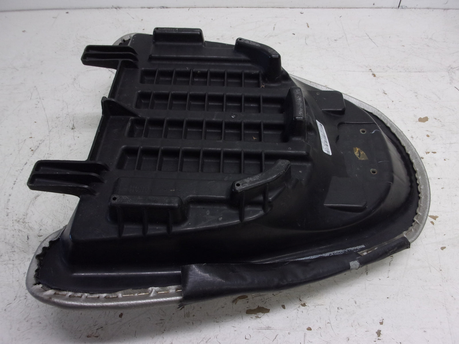 Honda  Aquatraxx 2005-2007 F-12 F-12X OEM Silver Passenger Seat 77200-HW1-730ZA