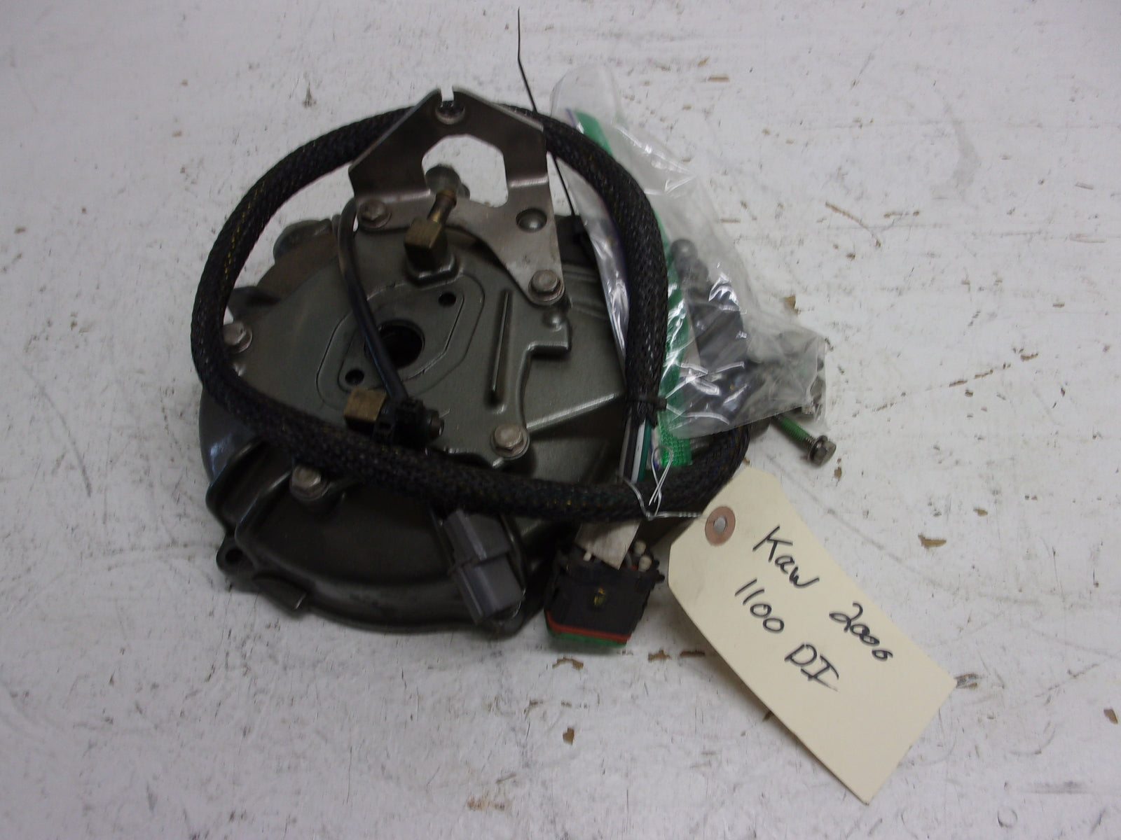 Kawasaki Jet Ski 2000-2004 STX D.I Ultra 130 OEM Stator + Cover Part# 14031-3727