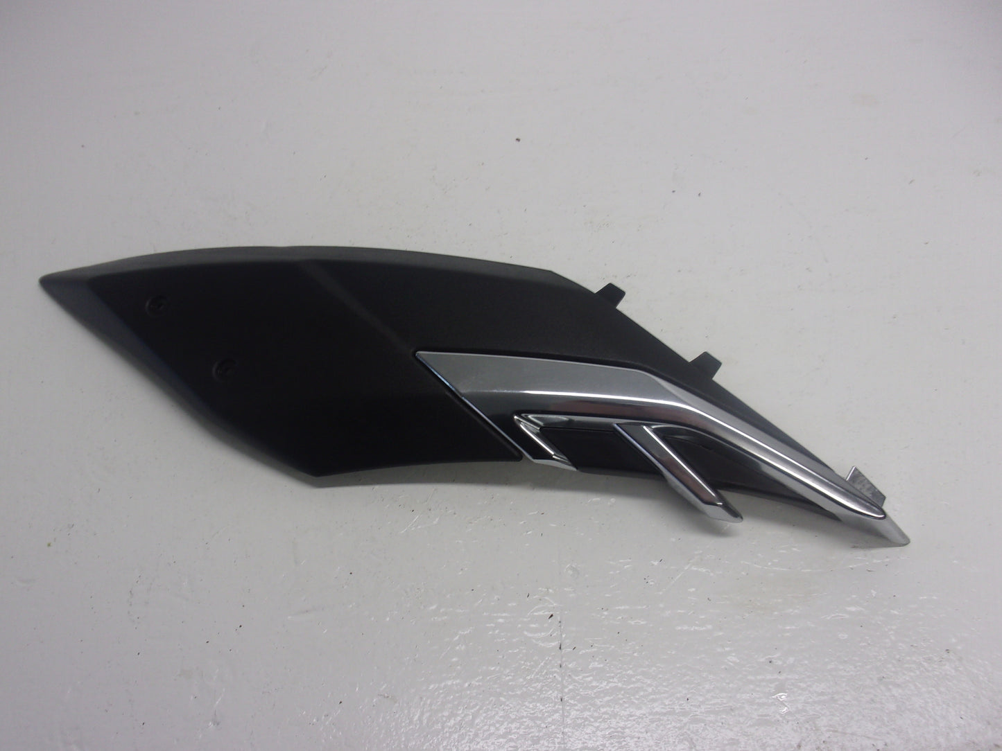 Yamaha WaveRunner 2012 FX Cruiser SHO1.8 L OEM RH Rear Cover # F2S-U890N-10-00