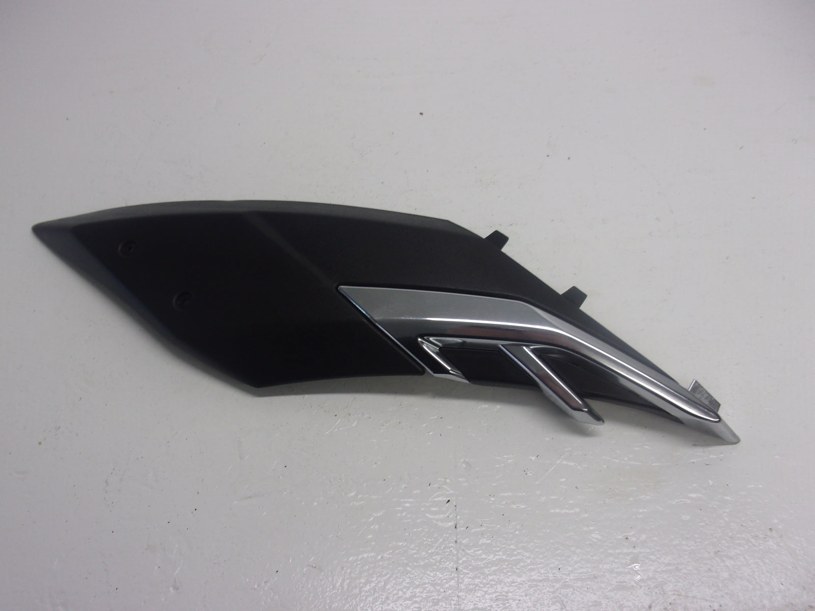 Yamaha WaveRunner 2012 FX Cruiser SHO1.8 L OEM RH Rear Cover # F2S-U890N-10-00