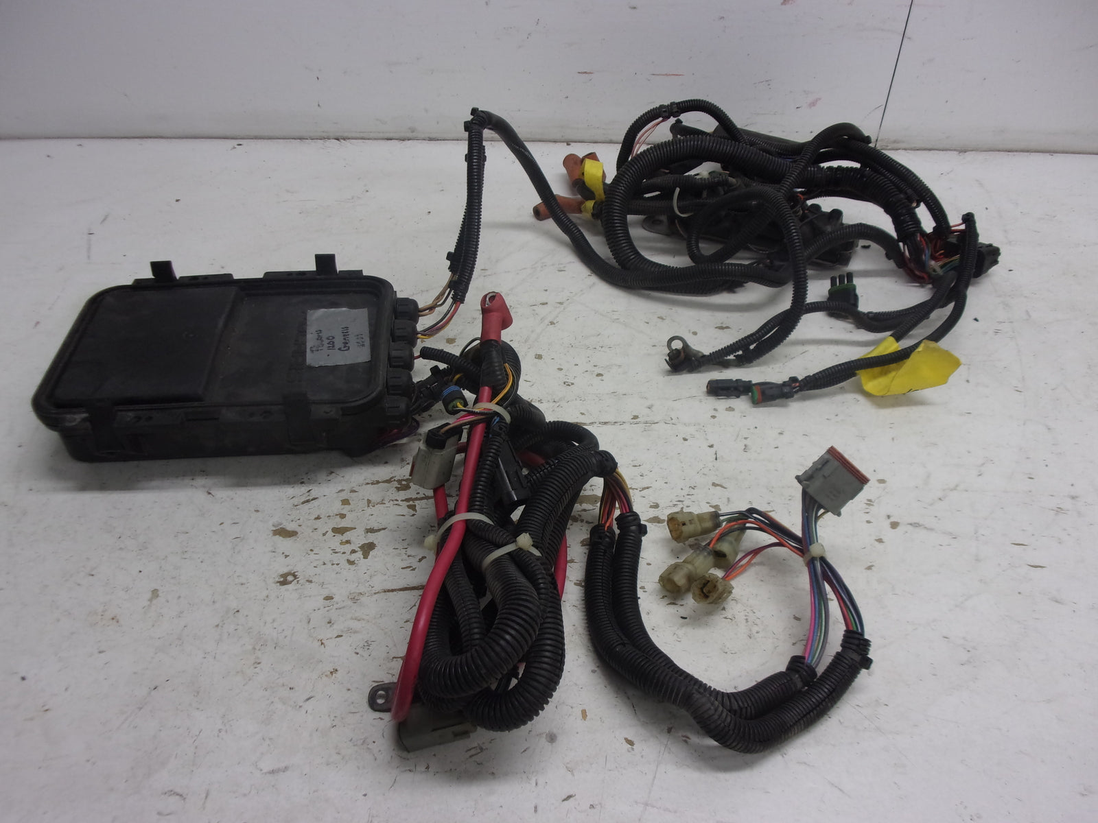 Polaris 2001 Genesis I-4Pass EFI Complete Electrical Box + Harness 4010379