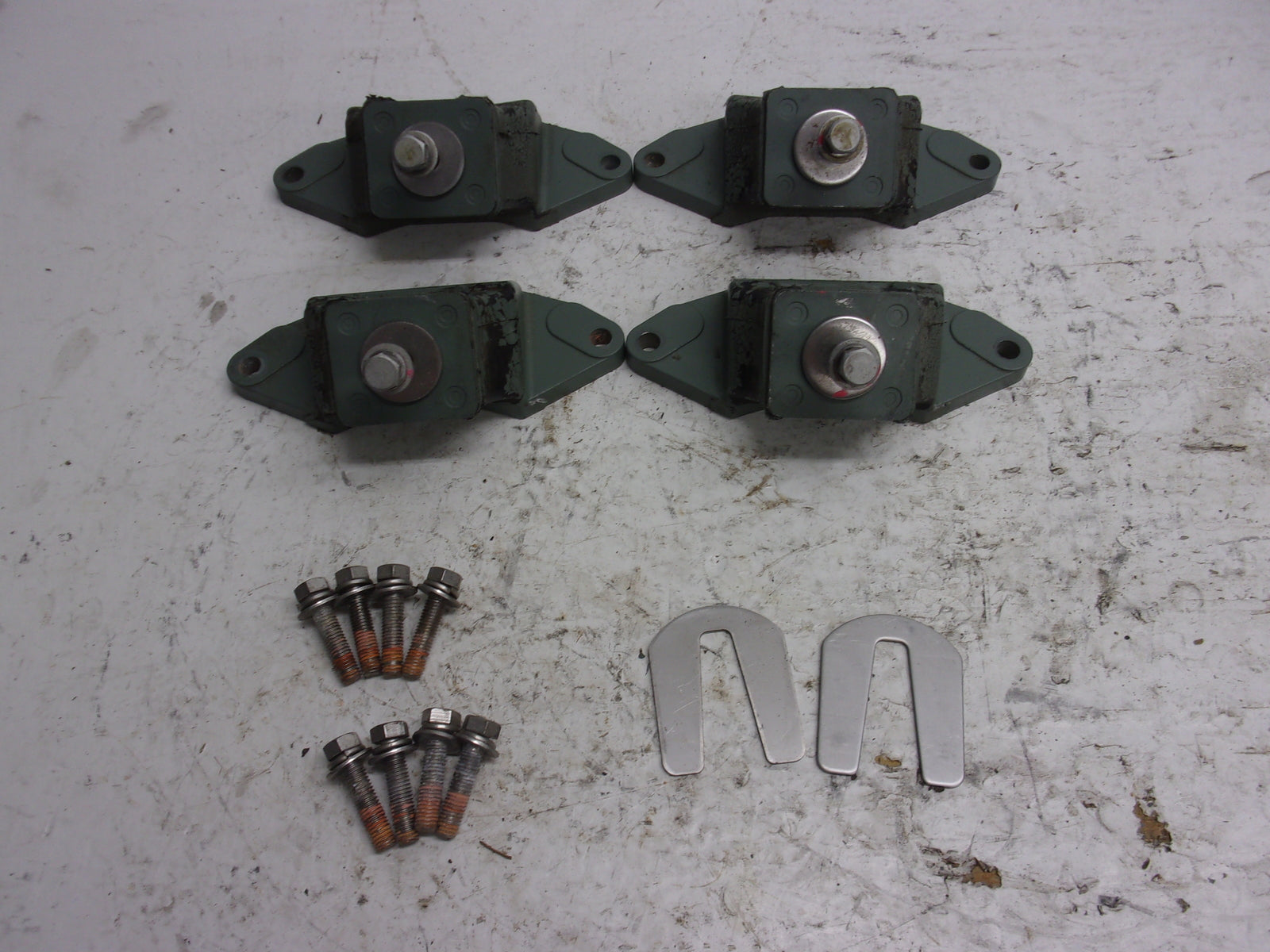 Yamaha Waverunner 1999-2001 XL 1200 OEM Engine Mount Set Part# 66V-44517-00-8P