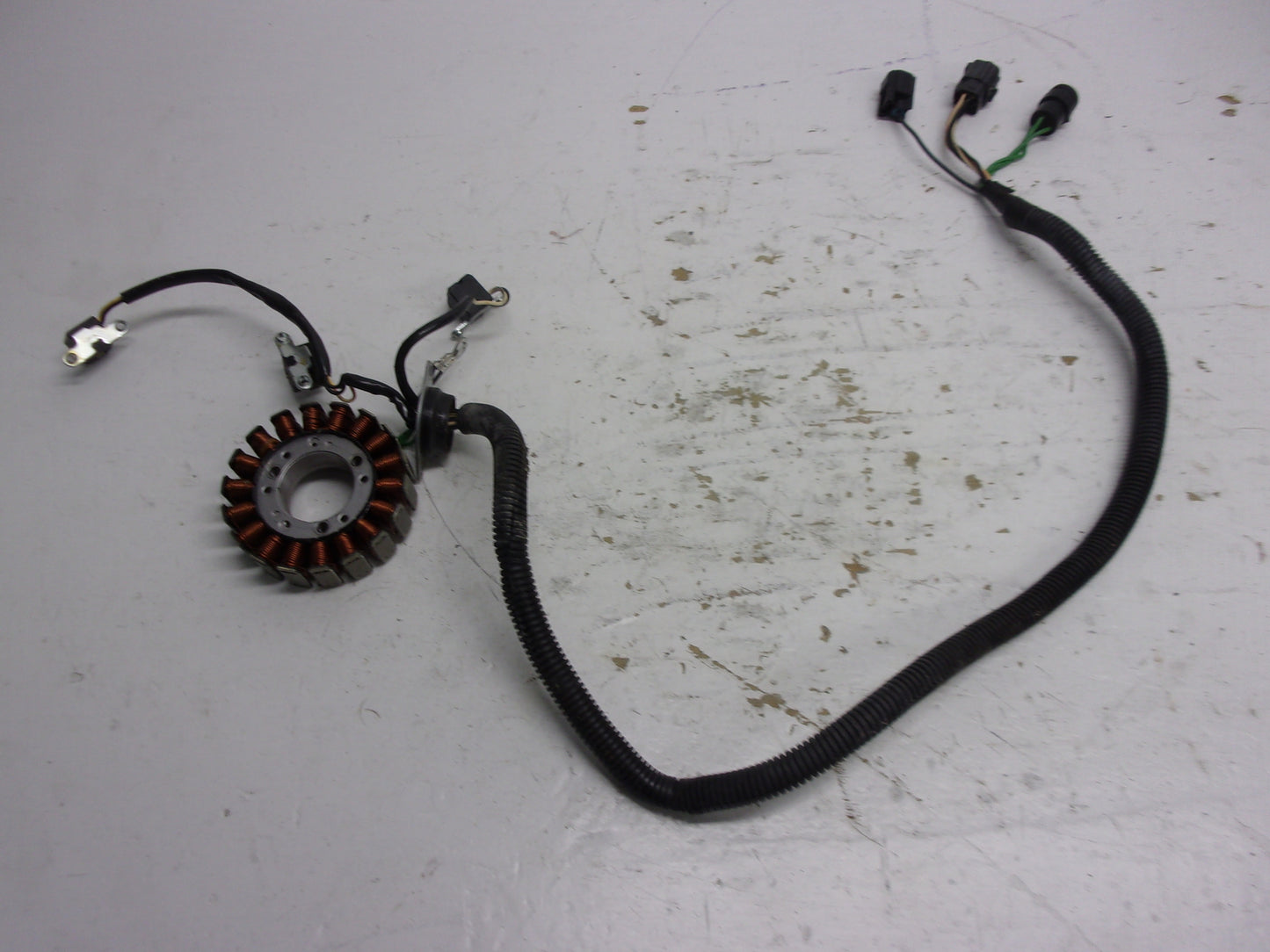 Yamaha Waverunner 2003-2006 GP1300R OEM Generator / Stator Part 60T-81410-00-00