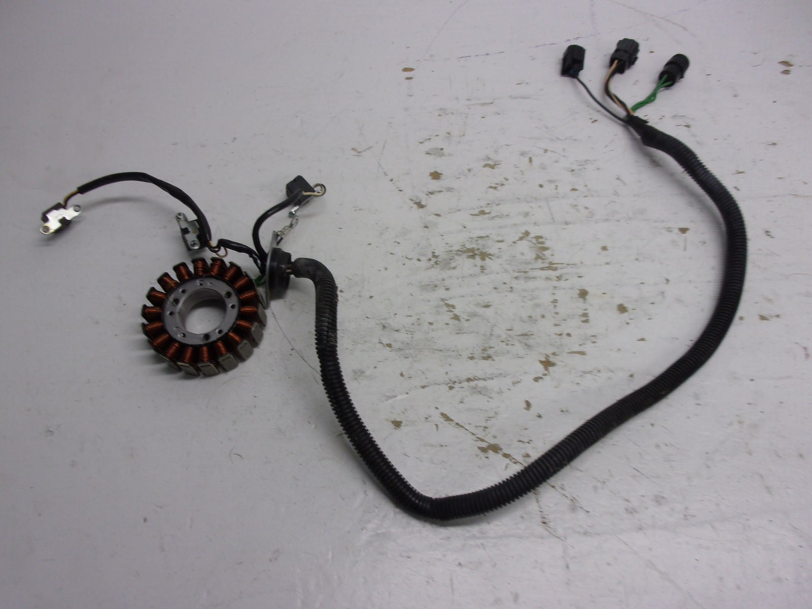 Yamaha Waverunner 2003-2006 GP1300R OEM Generator / Stator Part 60T-81410-00-00