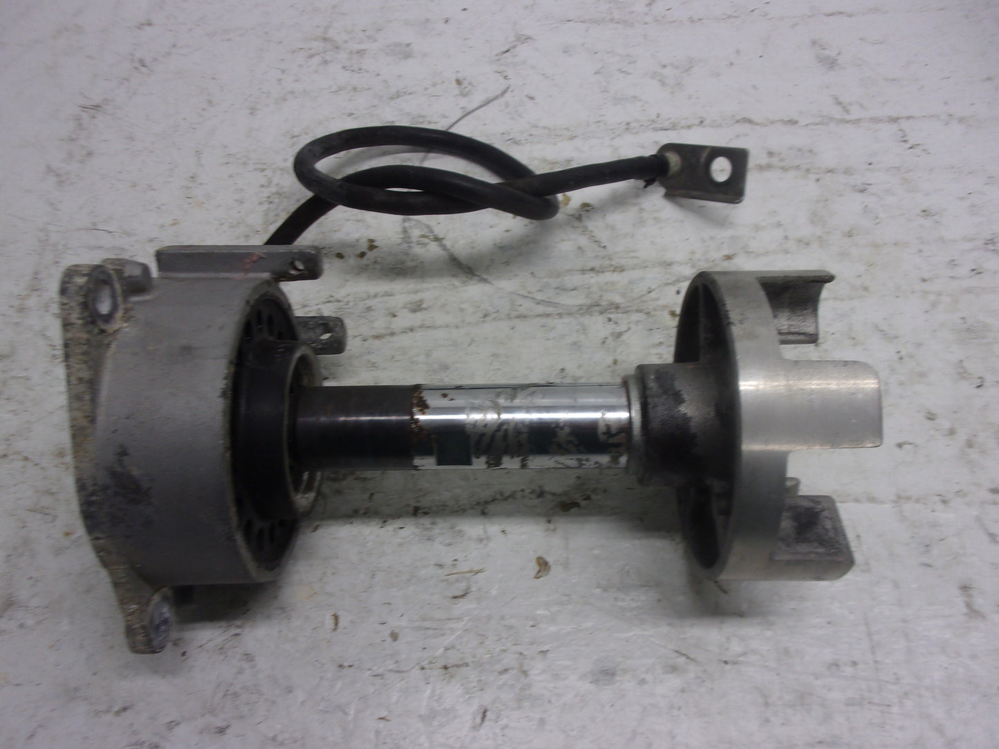 Yamaha Waverunner 2003 GP 1300 OEM Bearing Housing + Coupler # 61X-45332-03-94