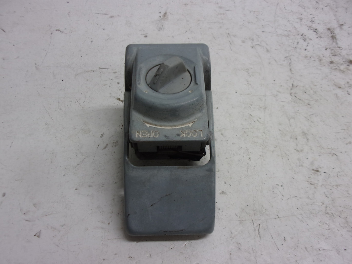 Kawasaki Jet Ski 1992-2001 750 SX SXI OEM Engine Hood Lock Assembly # 27016-3723
