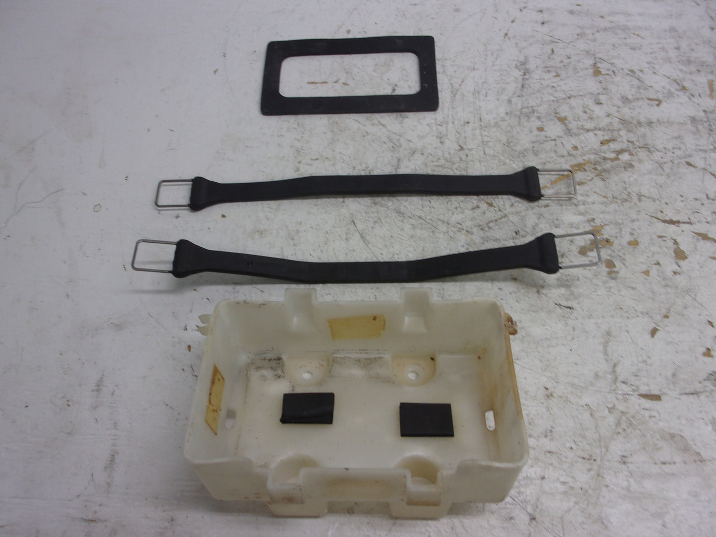 Yamaha WaveRunner 1998-2011 XL FX GP OEM Battery Box + Straps # GP7-U8211-00-00