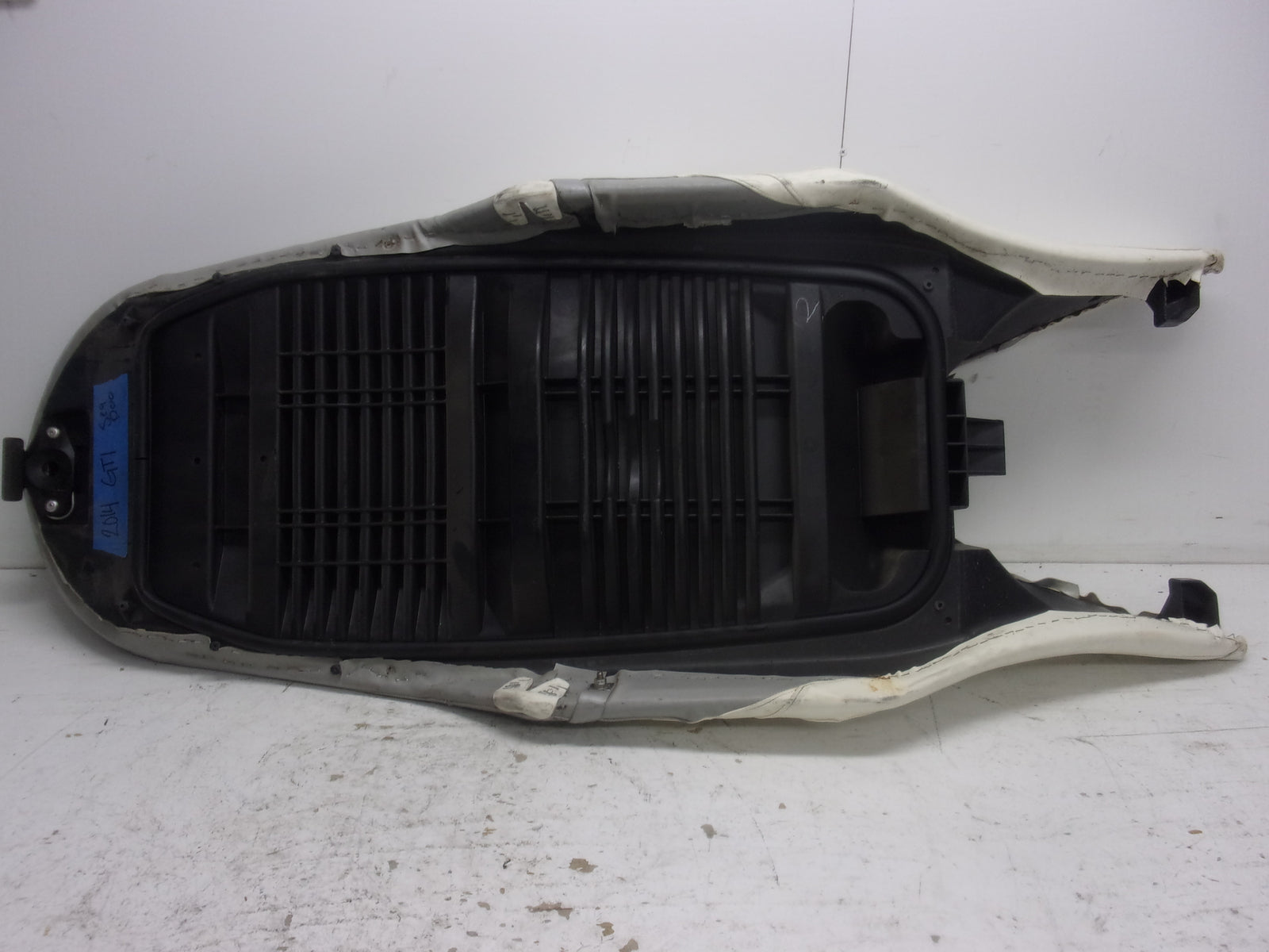 Sea Doo Bombardier 2011-2012 GTX Limited IS 260 OEM Gray & White Seat 269002072