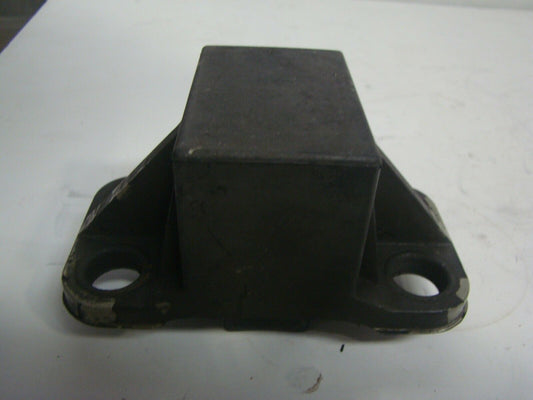 Yamaha 1999-2004 XL 700 WaveVenture 700 760 Upper Mount Stopper 63N-44532-01-00