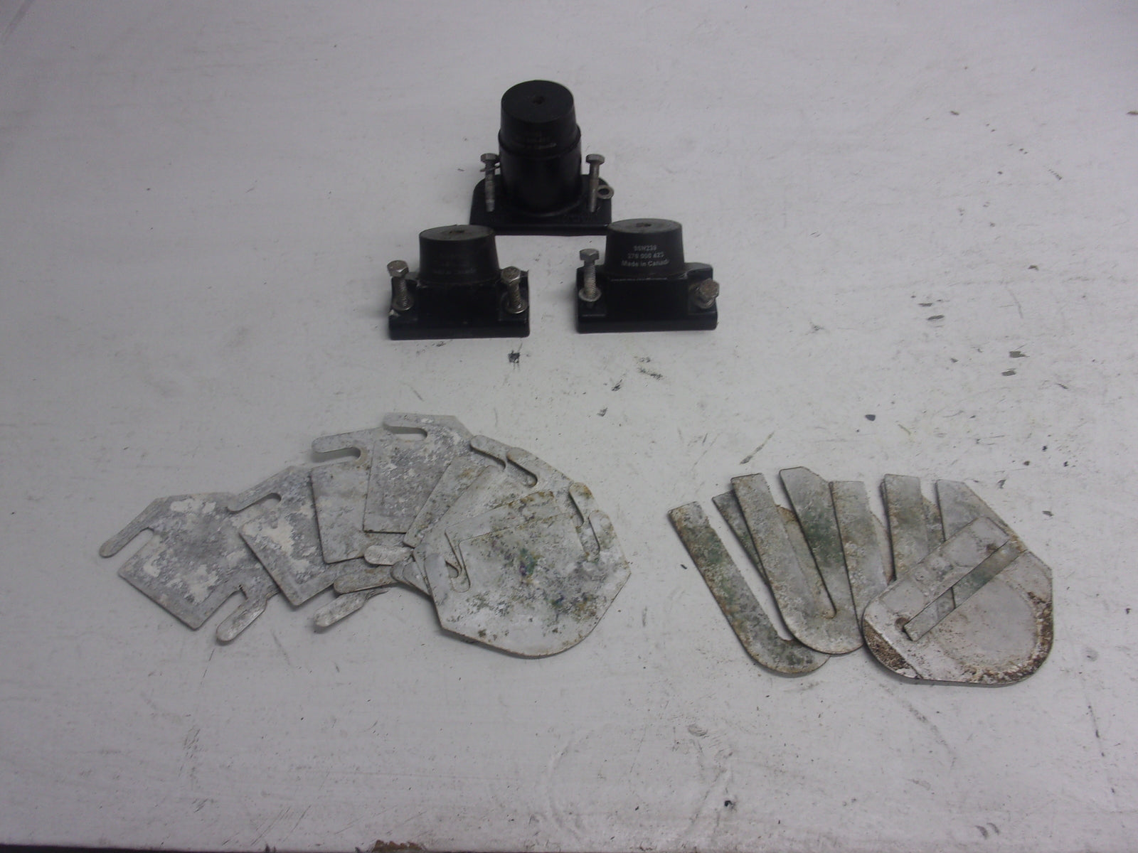 SeaDoo Jet Boat 1999-2005 Speedster Challenger OEM Motor Mount Set # 270000422