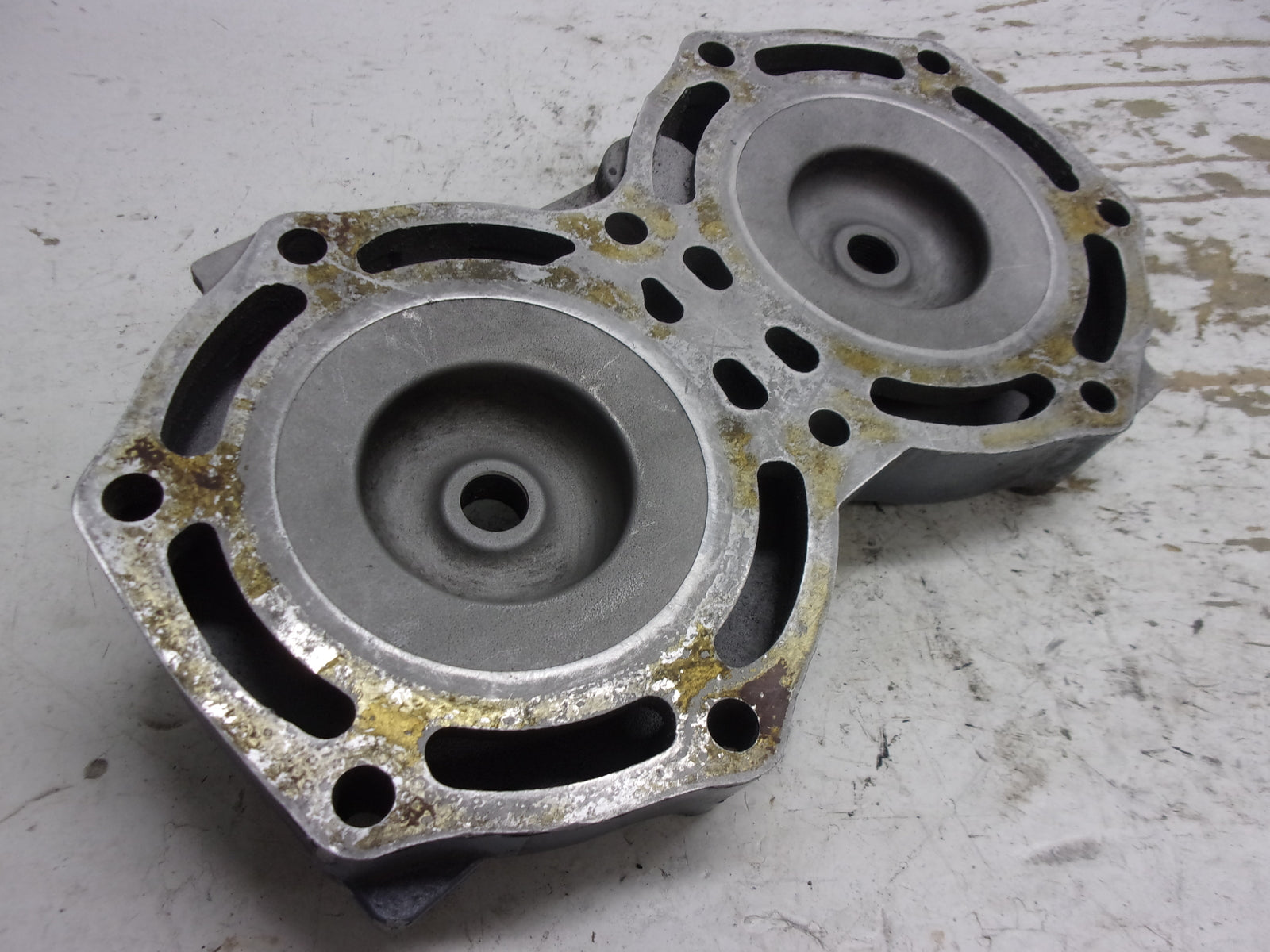Yamaha Waverunner 1990-1996 SuperJet VXR 650 OEM Cylinder Head # 6R7-11111-00-94