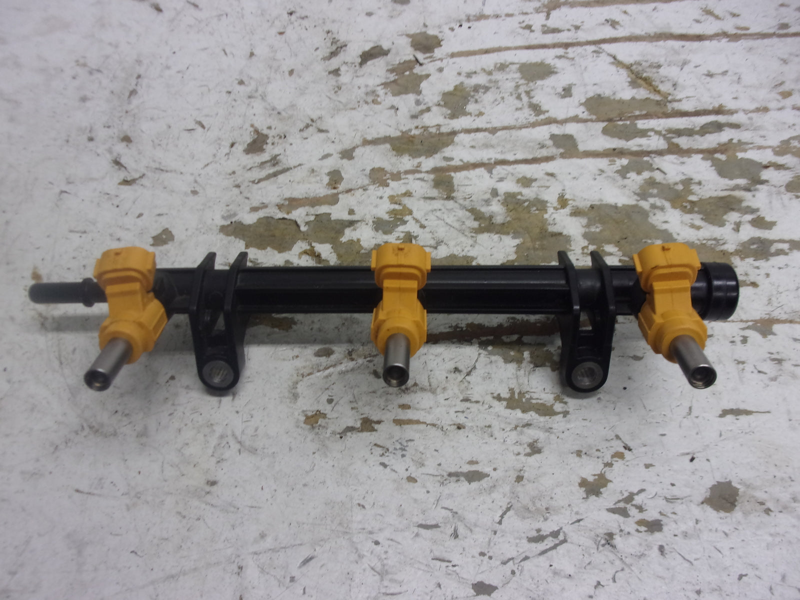 Yamaha 2016-2017 VX V1 EX  OEM Fuel Rail + Injectors Part# 6EY-13761-00-00