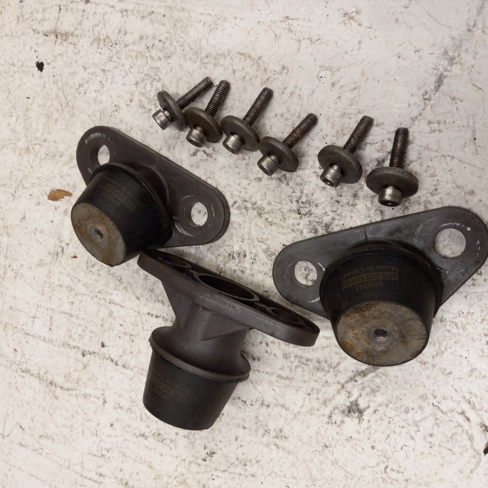 Sea Doo Bombardier 2006 GTI Engine Mount / Damper Set 270000669