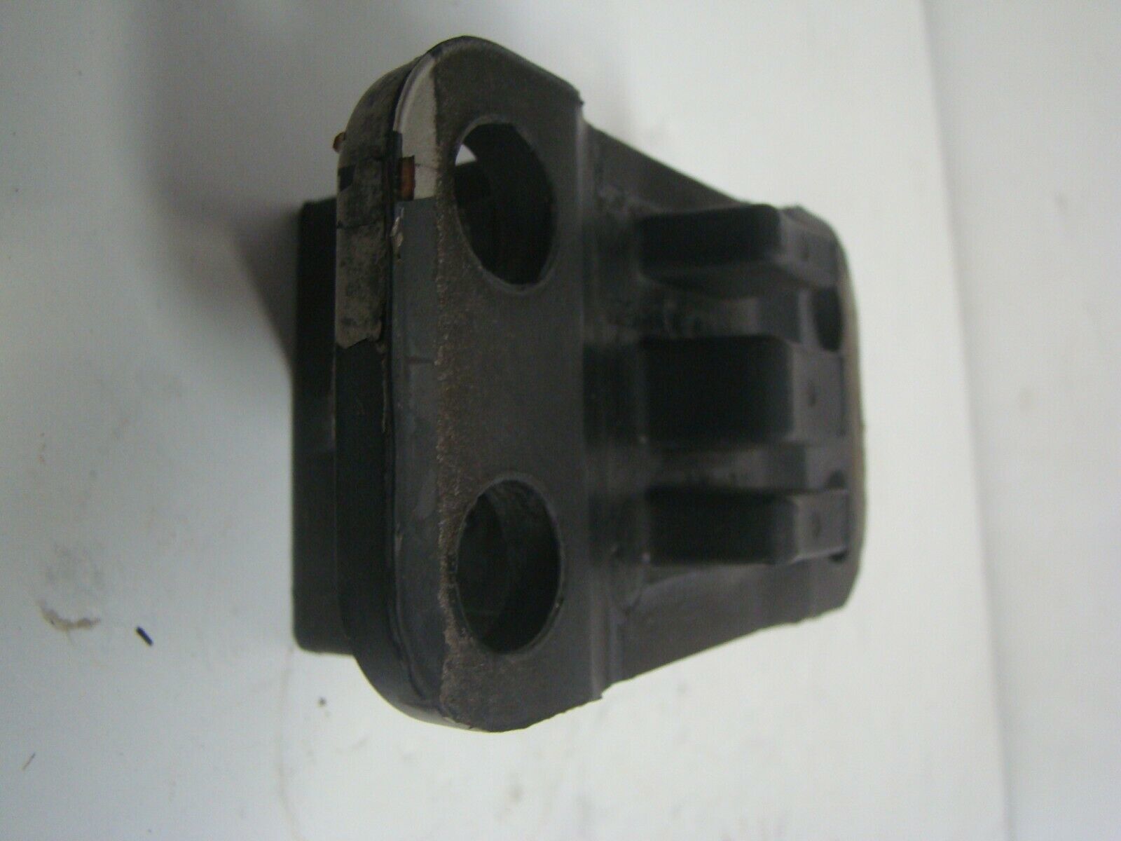 Yamaha 1999-2004 XL 700 WaveVenture 700 760 Upper Mount Stopper 63N-44532-01-00