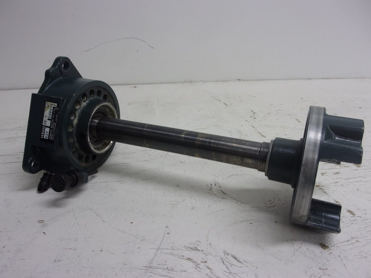 Yamaha Wave Raider 700 701 OEM Mid Shaft + Coupler Assembly 62T
