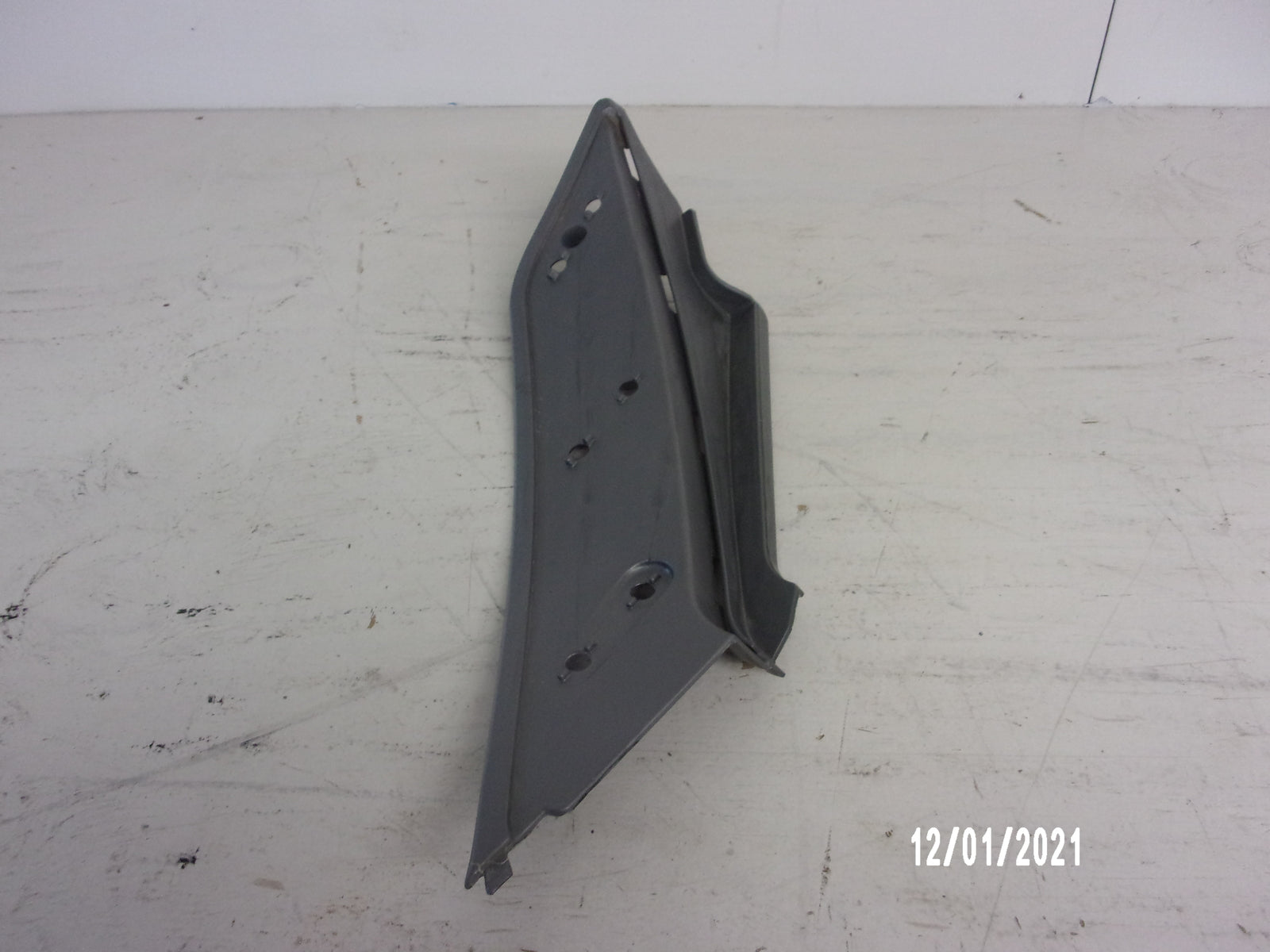 Sea Doo Bombardier PWC 2004 RXP OEM Right Hand Metallic Moulding # 291002003