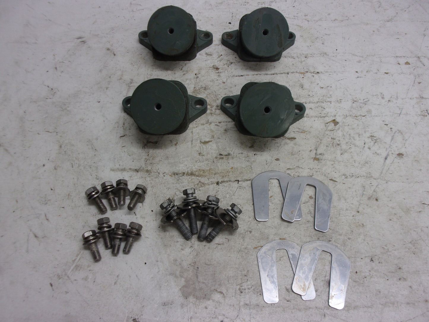 Yamaha Waverunner 1990-1995 VXR Waveraider 650 700 Motor Mount Set 6M6-44517-00-