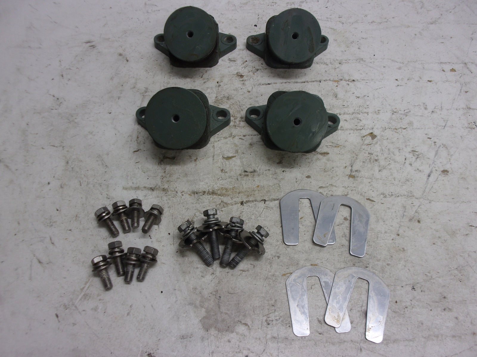 Yamaha Waverunner 1990-1995 VXR Waveraider 650 700 Motor Mount Set 6M6-44517-00-