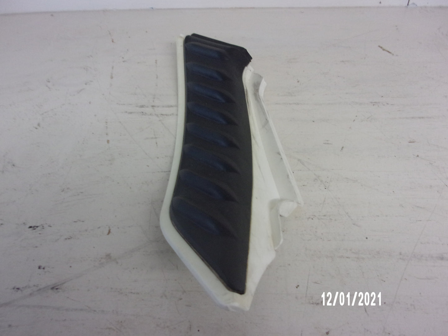 Sea Doo Bombardier PWC 2007-2009 RXP OEM Left Moulding + Knee Pad # 291002462