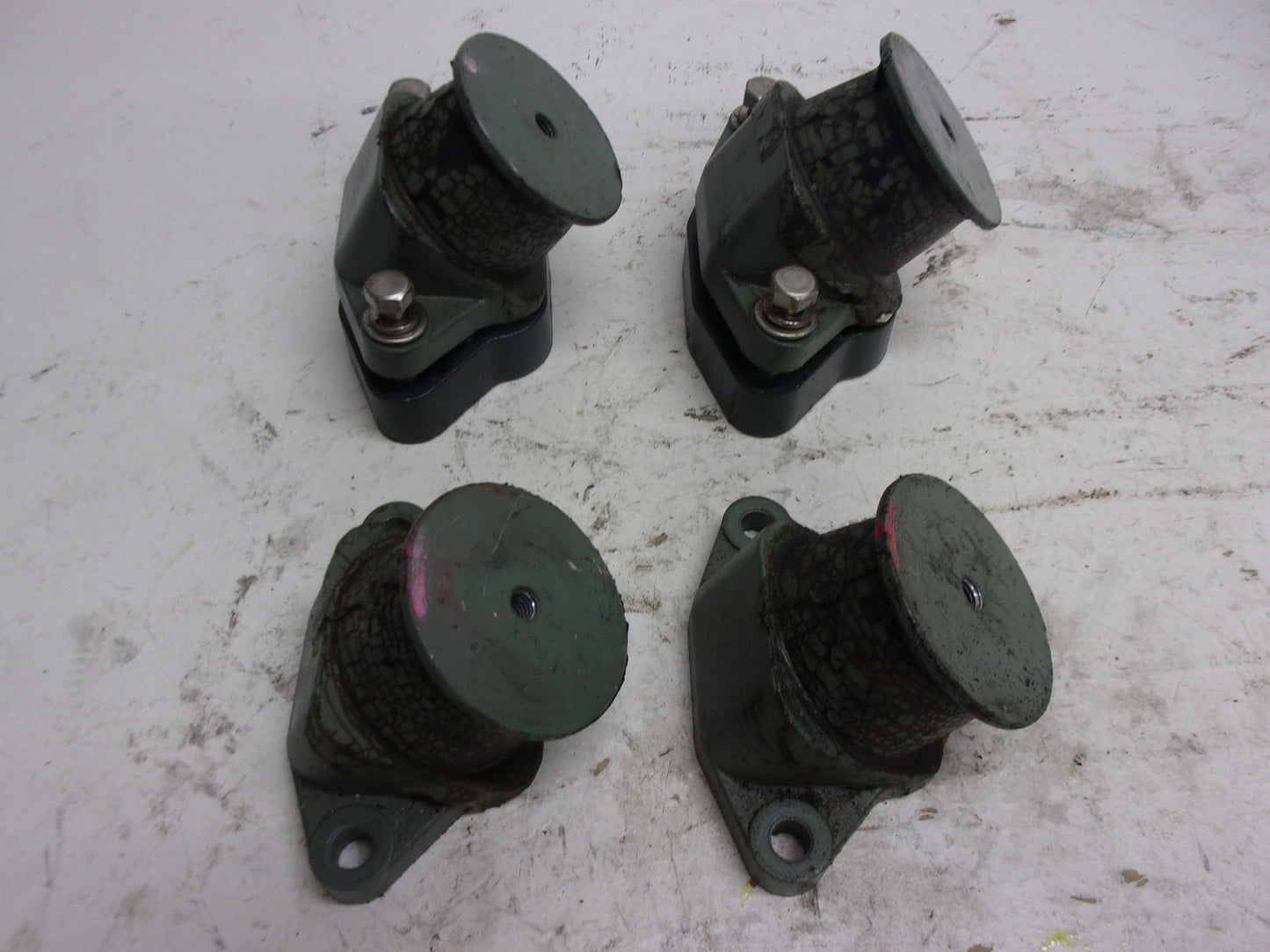 Yamaha WaveRunner 1996-2003 SV GP XL OEM Engine Mount Set Part# 63M-44517-01-5B