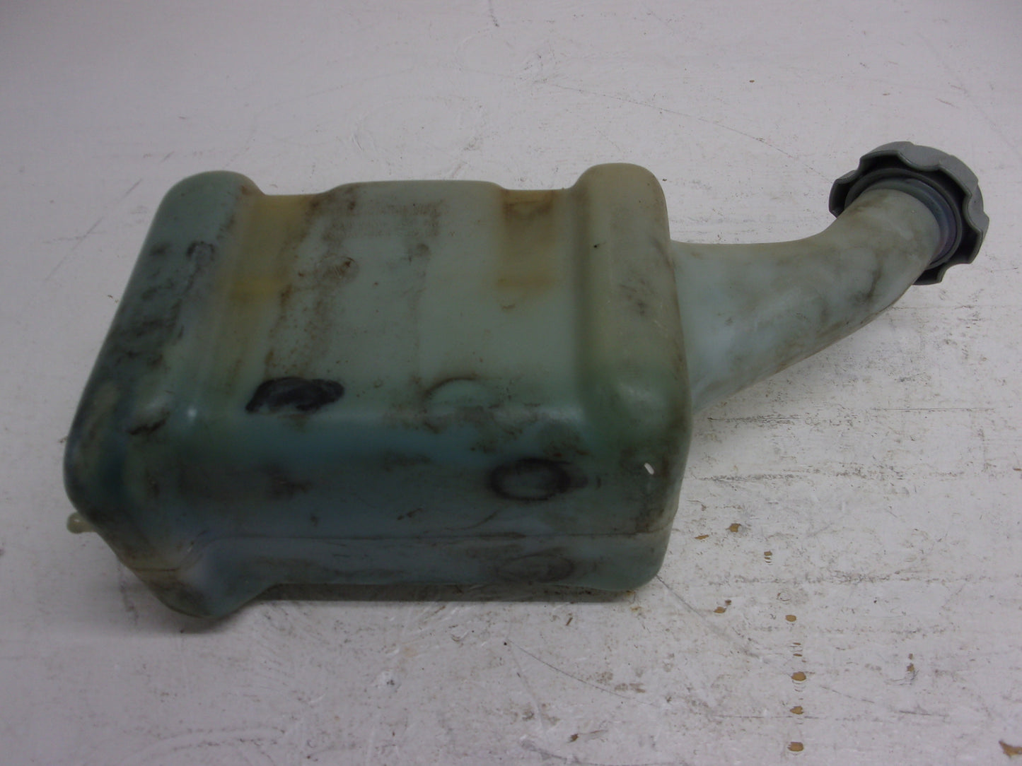 Kawasaki Jet Ski 1995-1996 ZXI 750/900 OEM Oil Tank Assembly # 52001-3723