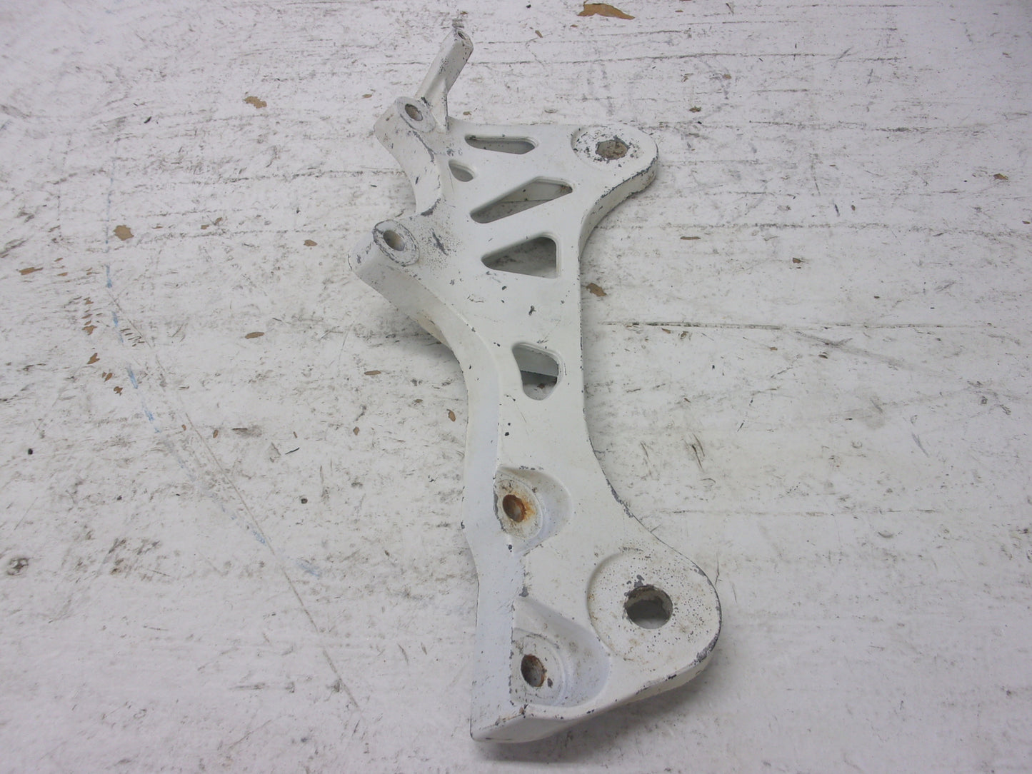 Yamaha Waverunner 1990-1998 WR WVT WB VXR OEM Engine Bracket # 6R7-21415-00-94