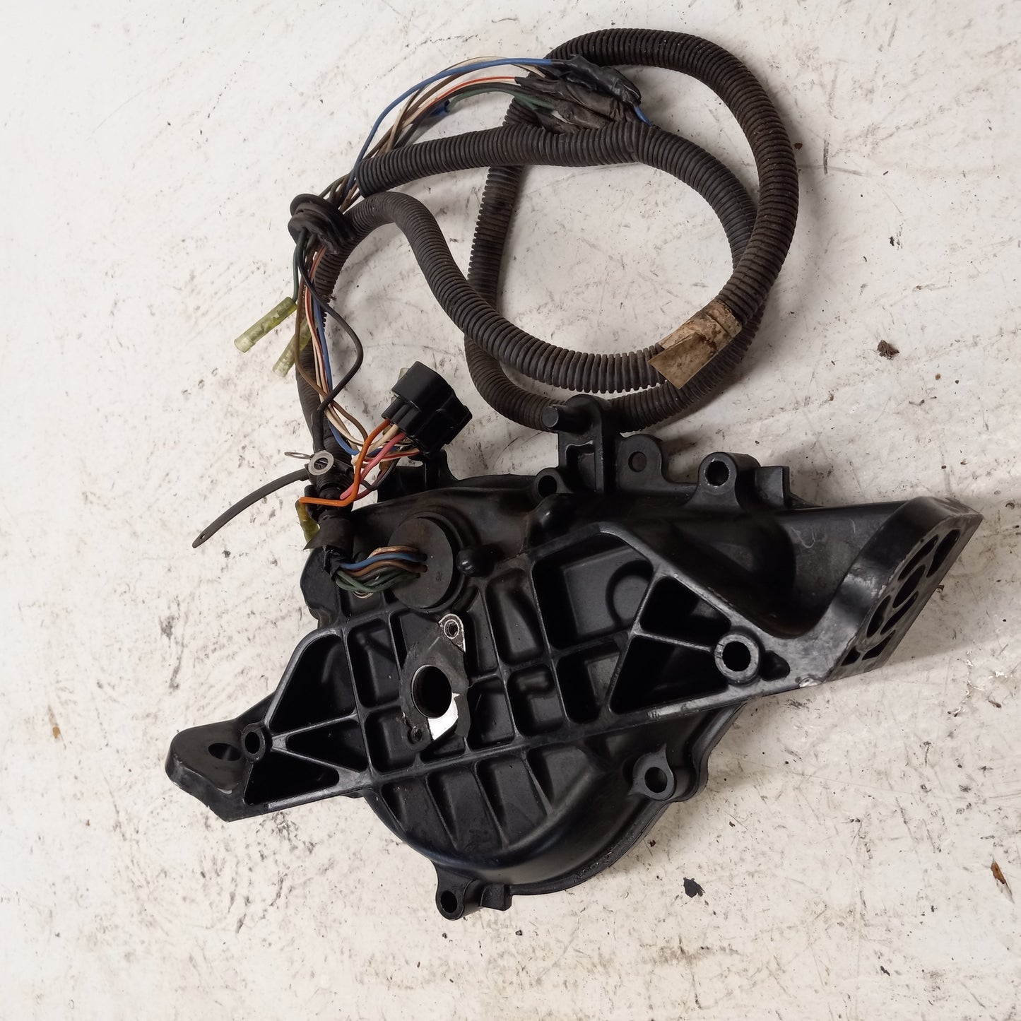 Yamaha Waverunner 1999-2000 XL GP 800 OEM Stator + Stator Cover 66E-81337-10-8P