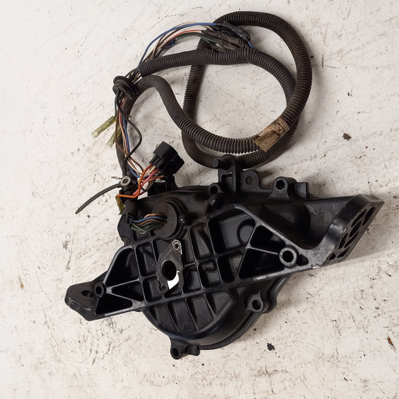 Yamaha Waverunner 1999-2000 XL GP 800 OEM Stator + Stator Cover 66E-81337-10-8P