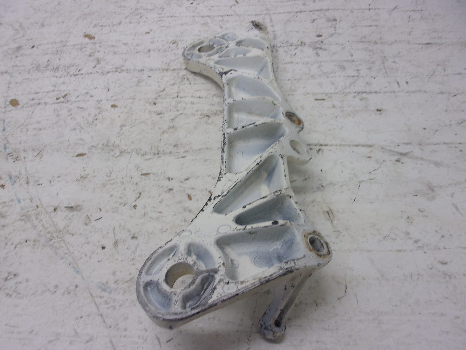 Yamaha Waverunner 1990-1998 WR WVT WB VXR OEM Engine Bracket # 6R7-21425-00-94
